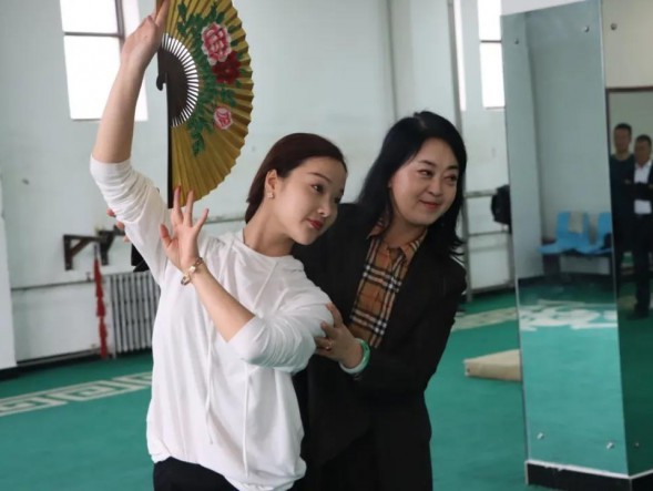 助力基層文化繁榮——甘肅省隴劇院深入慶陽(yáng)開(kāi)展“三區(qū)”人才支持計(jì)劃專項(xiàng)工作