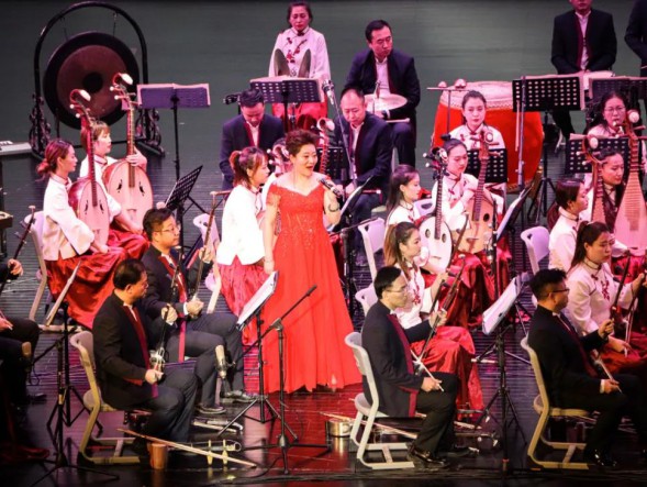 致敬醫(yī)務工作者我們在行動——甘肅演藝集團歌舞劇院主題樂舞《相約千年》、民族交響音樂會《歲月留聲》輪番上演