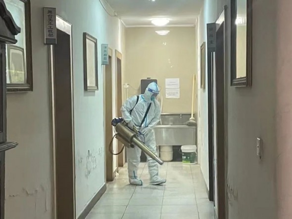 甘肅演藝集團(tuán)話(huà)劇院（甘肅兒童劇院）組織開(kāi)展疫情防控消毒消殺工作